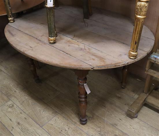 A French kitchen table W.132cm